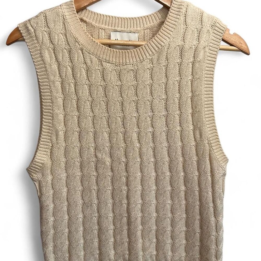 Abercrombie-fitch Women's Cream and Tan Jumper